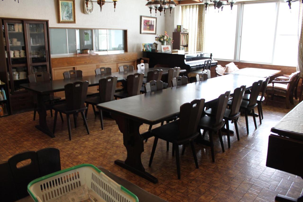 Cafe Cerisier栖里時絵 Hotel Mioko Kültér fotó